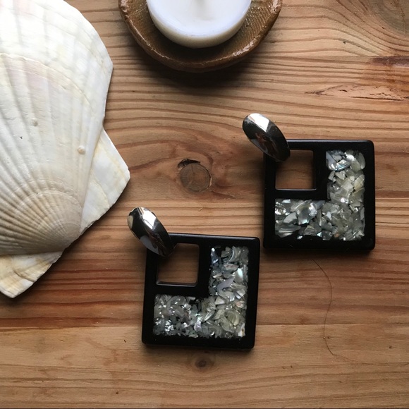 Black Silver Vintage Chunky Acrylic Earrings - Picture 4 of 5